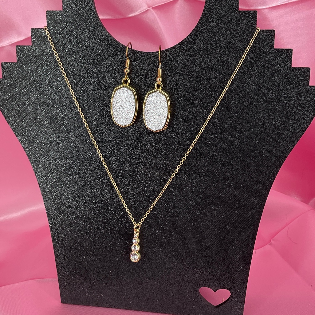 New Jasmine Lane Elegant Gold And White Jewelry Set